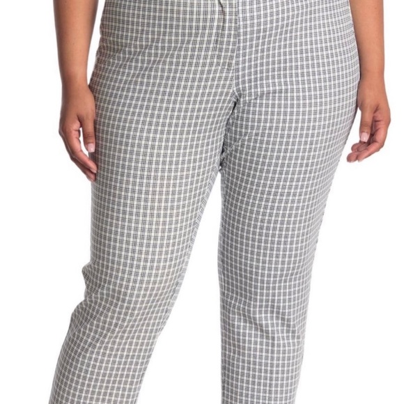 Slimming Crop Pants NWT - Picture 1 of 6